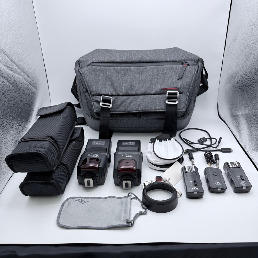 Peak Design Everyday Messenger Bag & Altura Photo Flash Kit for Nikon Bundle